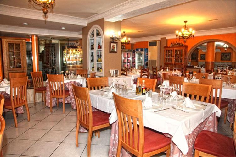 El Alquián Hotel Los Arcos מראה חיצוני תמונה